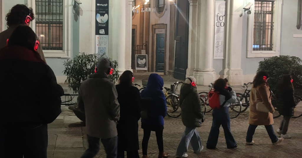 Parlano di trasformazione digitale e utilizzo di nuove tecnologie Francesca D’Ippolito (C.Re.S.Co.), Ariella Vidach (AiEP), Delia Trice (artista) e Andrea Paolucci (Compagnia del Teatro dell’Argine).