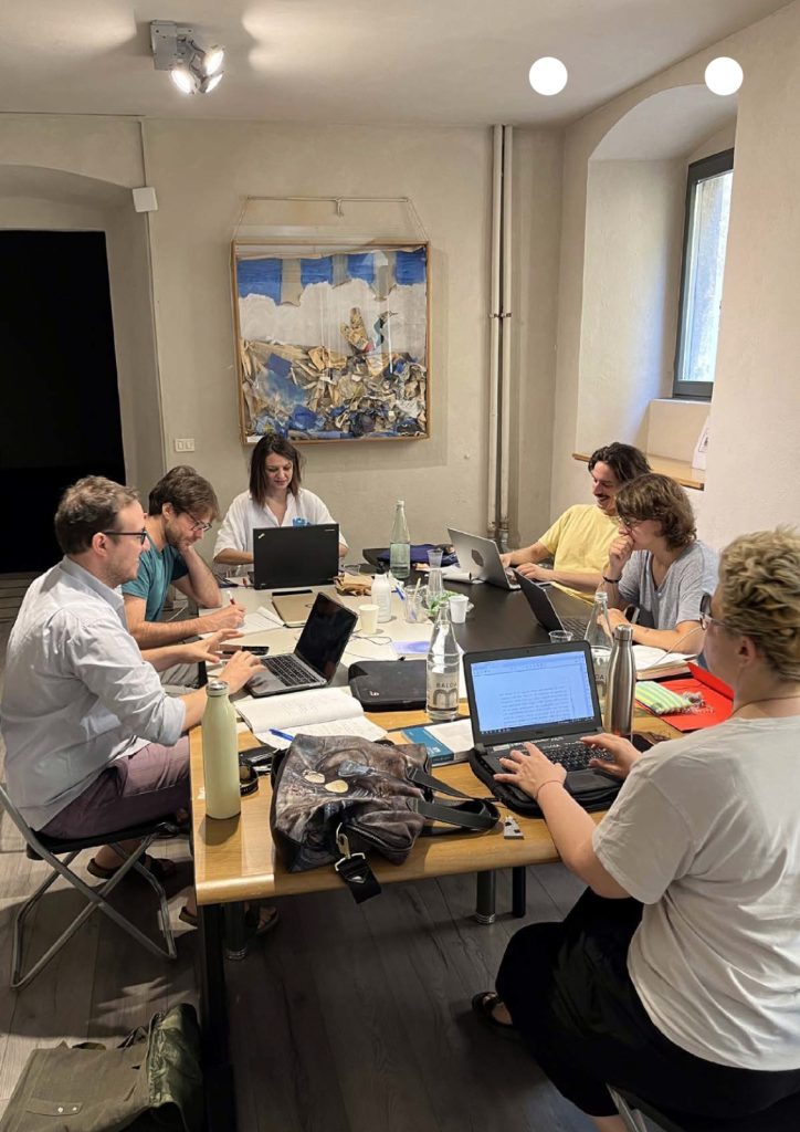 Aperto oggi il BANDO AUTORI 2025 della rete NdN - Network Drammaturgia Nuova che vedrà la selezione di 3 autori e 3 autrici teatrali. Chiusura bando 12 dicembre 2025 ore 16:00. Maggiori info su www.networkdrammaturgianuova.it